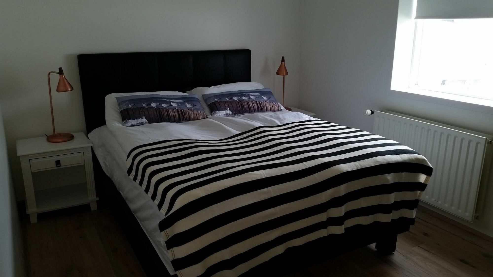 Hotel Ibudir Apartments Акурейрі Екстер'єр фото