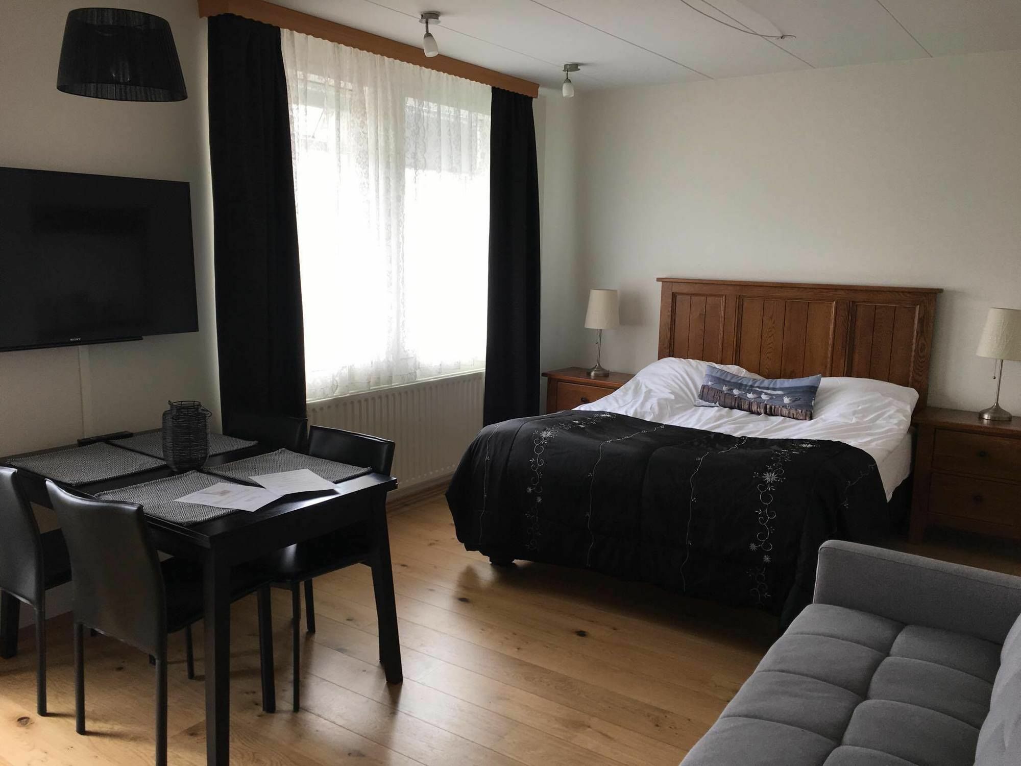 Hotel Ibudir Apartments Акурейрі Екстер'єр фото