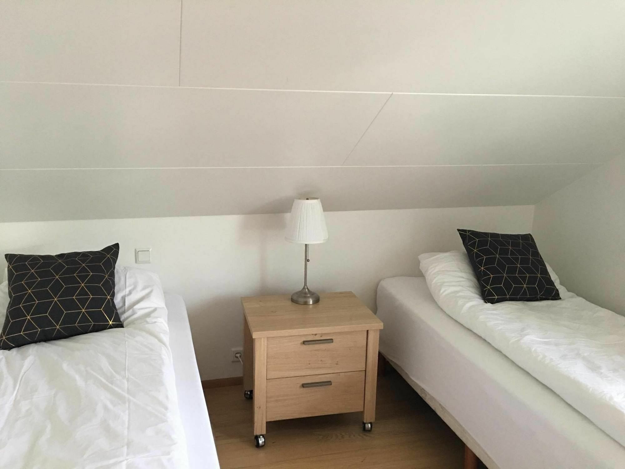 Hotel Ibudir Apartments Акурейрі Екстер'єр фото