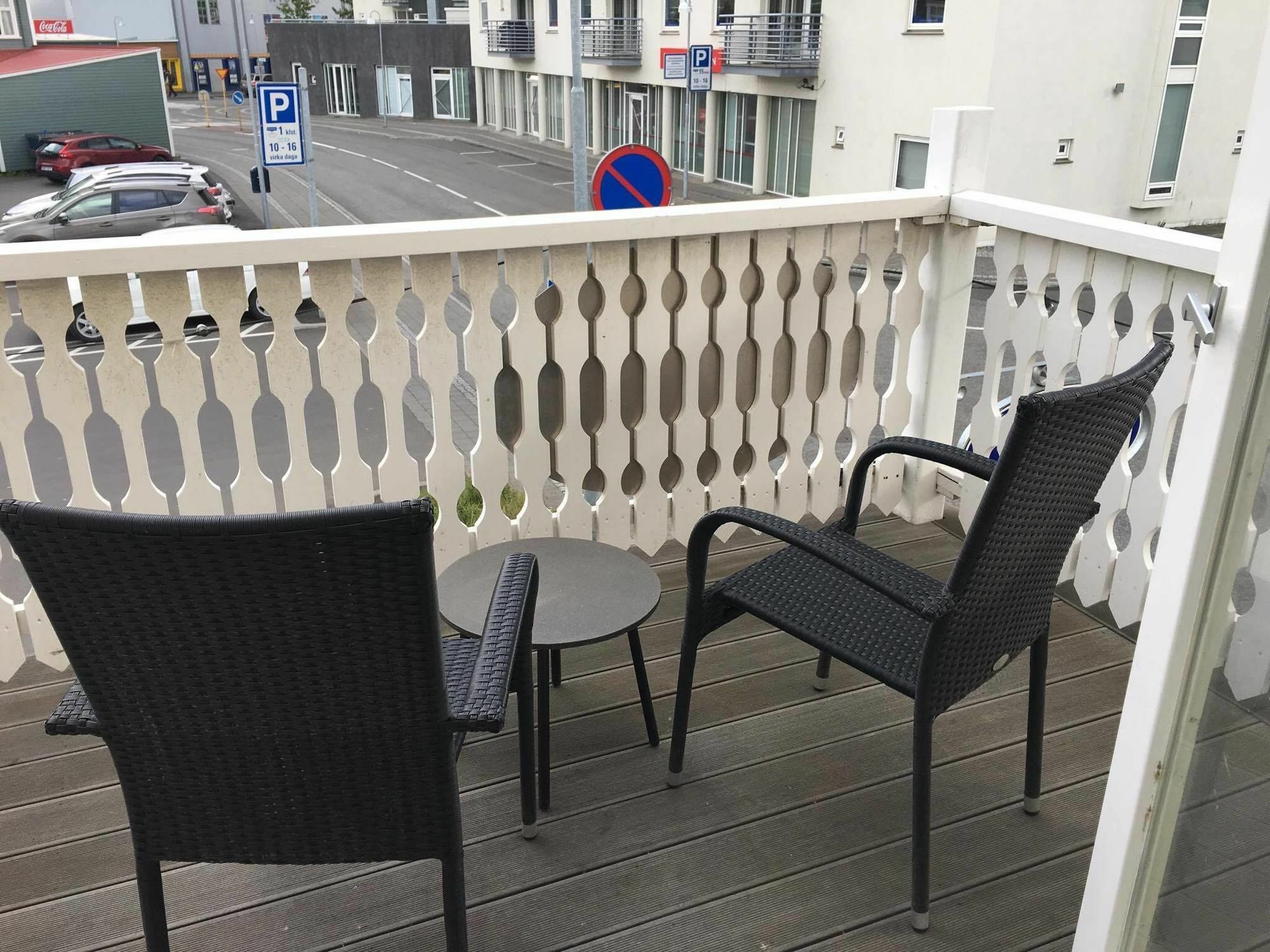 Hotel Ibudir Apartments Акурейрі Екстер'єр фото